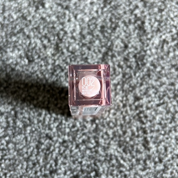 MAYBELLINE ICE 002 lipgloss with hyaluronic acid plumping lipgloss - Picture 4 of 4